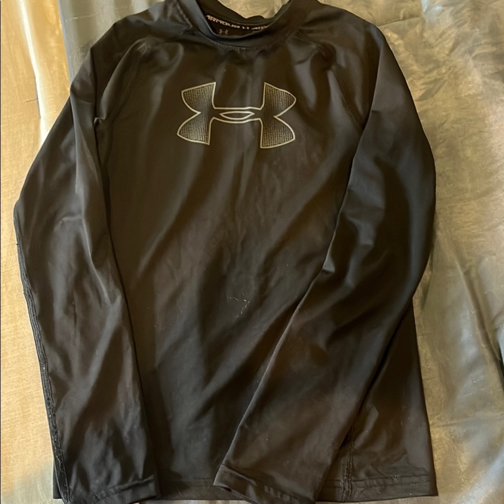Under Armour kids Black Long Sleeve Heatgear Shirt